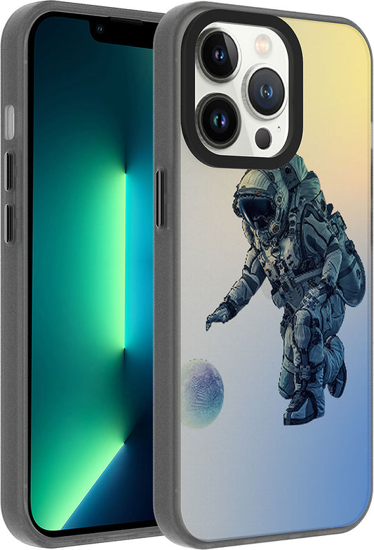 Apple iPhone 13 Pro Kılıf Desenli Mnc Dragon Sert Kapak-Astronot