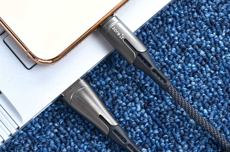 Rengareng Siyah Lightning Focus USB Kablo